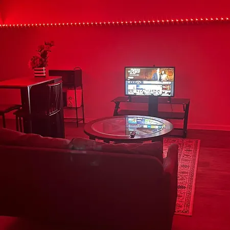 Ferienwohnung Luminous & Cozy Modern Escape